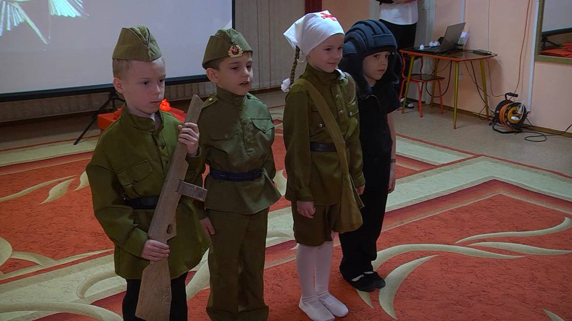 В благовещенской прогимназии рассказали о маленьких героях большой войны В благовещенской прогимназии рассказали о маленьких героях большой войны
