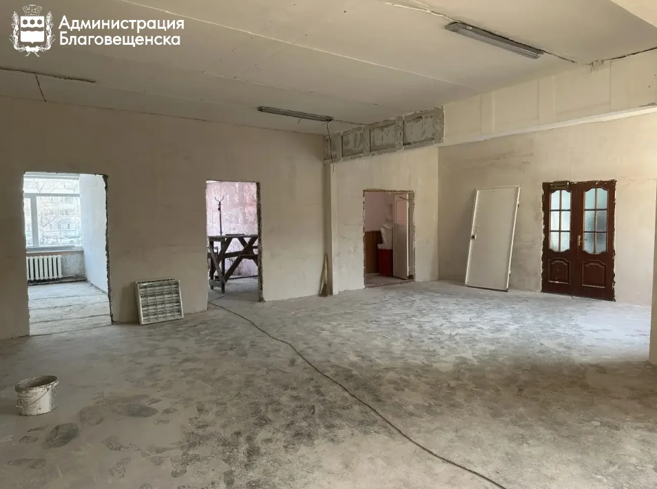Уже монтируют новые системы отопления и электроснабжения: здание лицея №6 в Благовещенске преображается благодаря президентскому нацпроекту 
