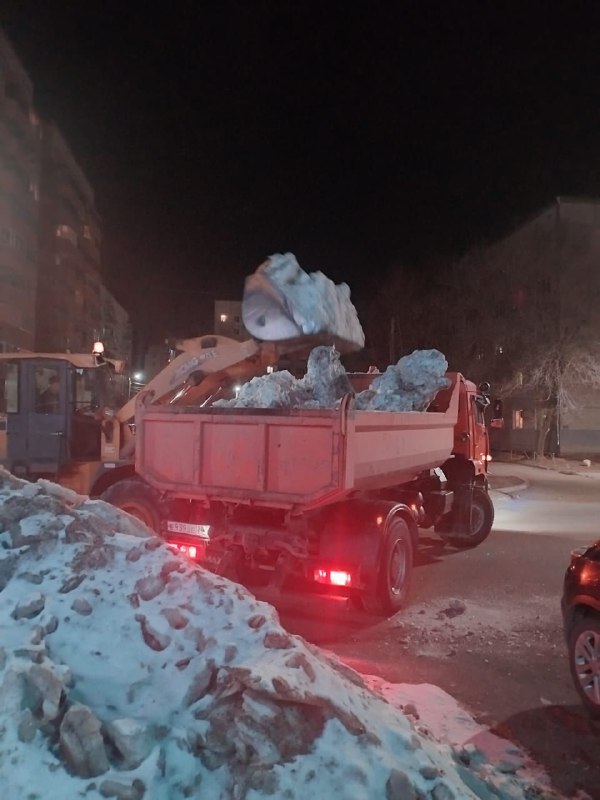 Ежедневно бригады ГСТК выходят на уборку городских магистралей