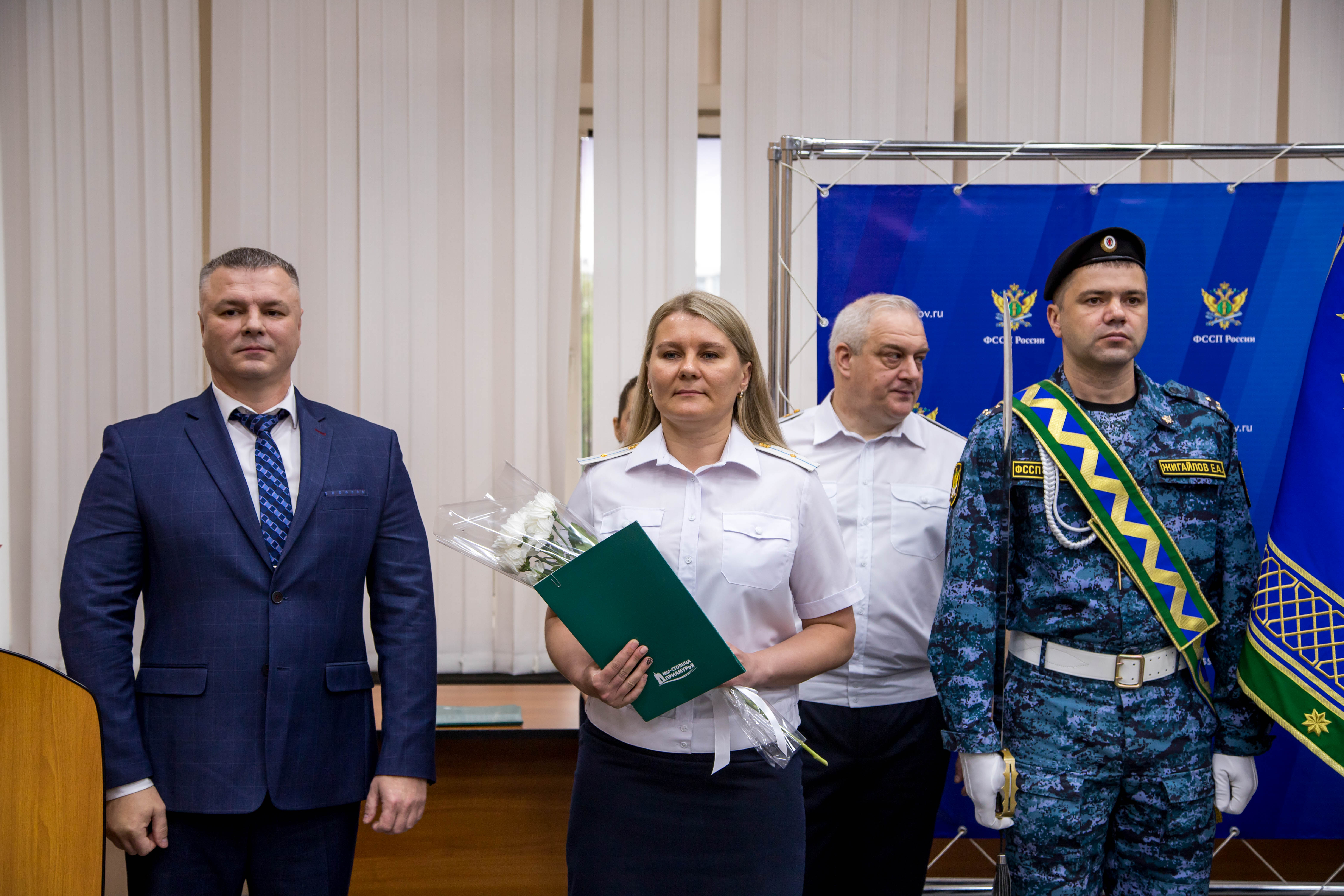Торжественно клянусь: Судебные приставы приняли присягу в Благовещенске Торжественно клянусь: Судебные приставы приняли присягу в Благовещенске