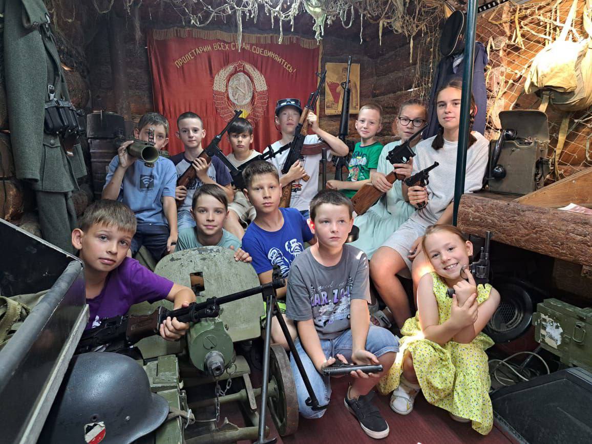 «Орлята» из Плодопитомника первыми оценили новинки Автобуса Победы «Орлята» из Плодопитомника первыми оценили новинки Автобуса Победы