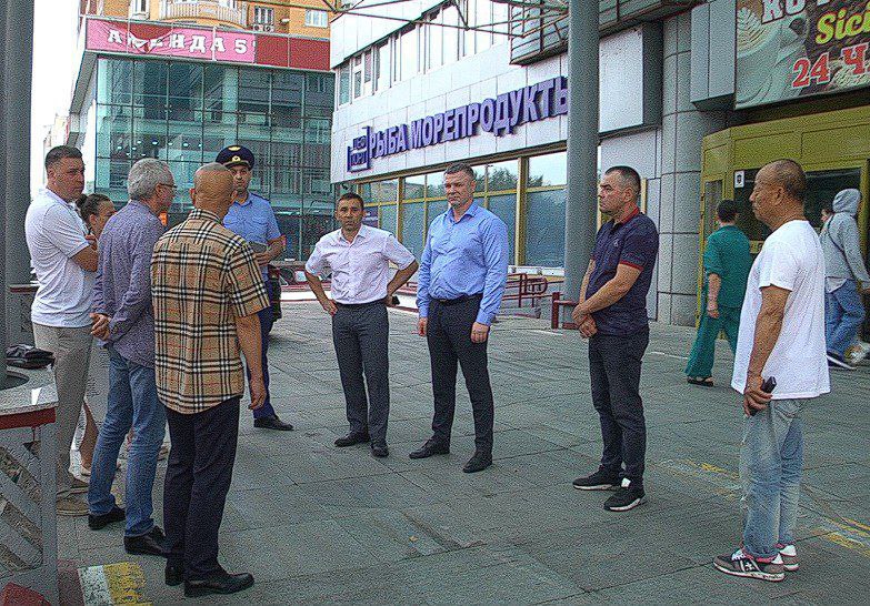 Правила едины для всех: мэр Благовещенска Олег Имамеев провел совещание с китайскими застройщиками