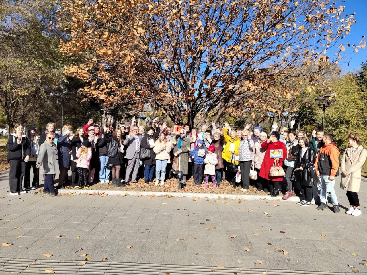 В Благовещенске под Пушкинским дубом прочли стихи Солнца русской поэзии В Благовещенске под Пушкинским дубом прочли стихи Солнца русской поэзии