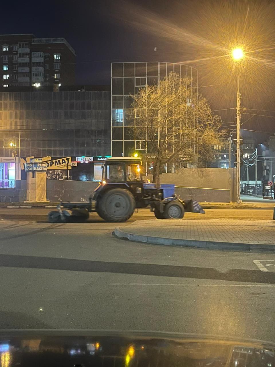 Автолюбителей амурской столицы просят перепарковать свои машины Автолюбителей амурской столицы просят перепарковать свои машины