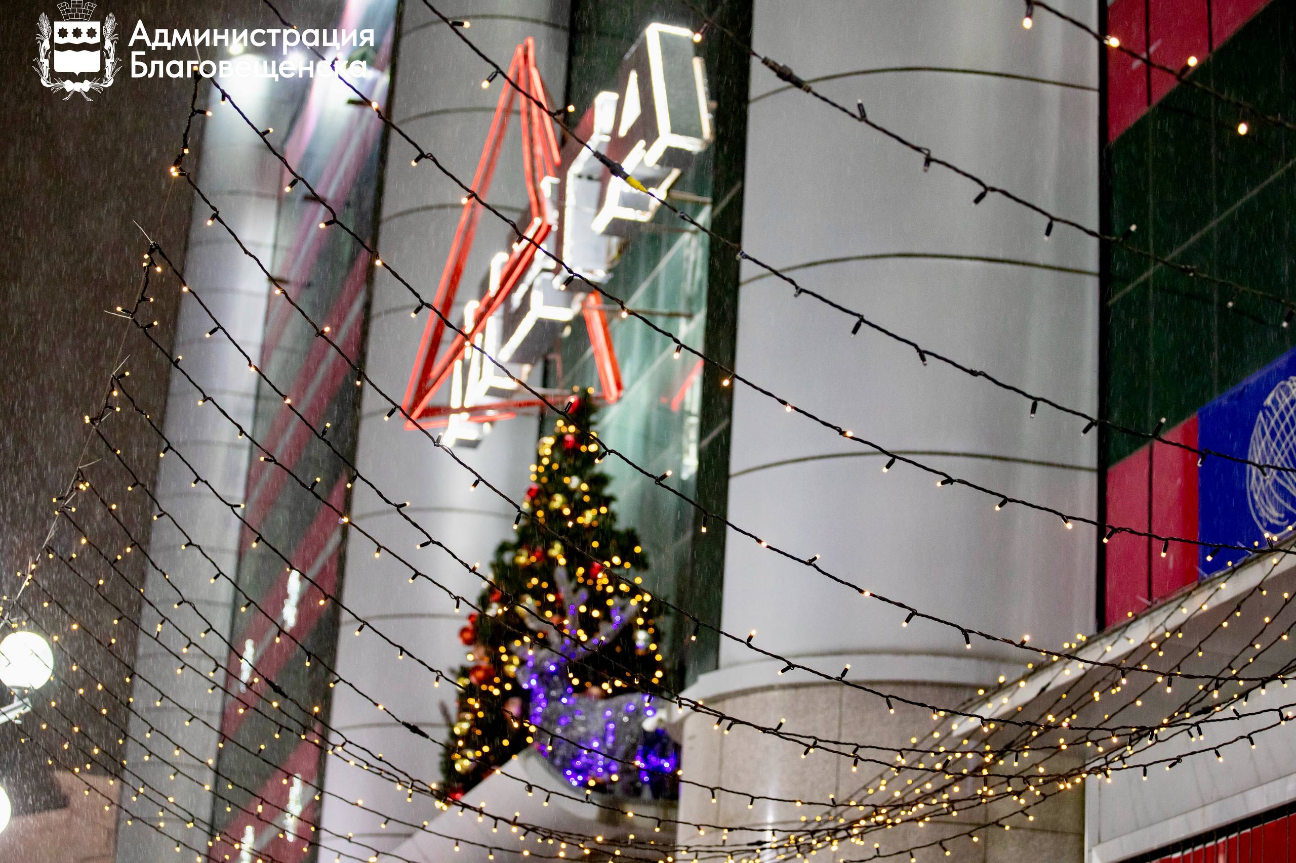 Городские конкурсы создают новогоднюю атмосферу и раскрывают творческий потенциал жителей Благовещенска