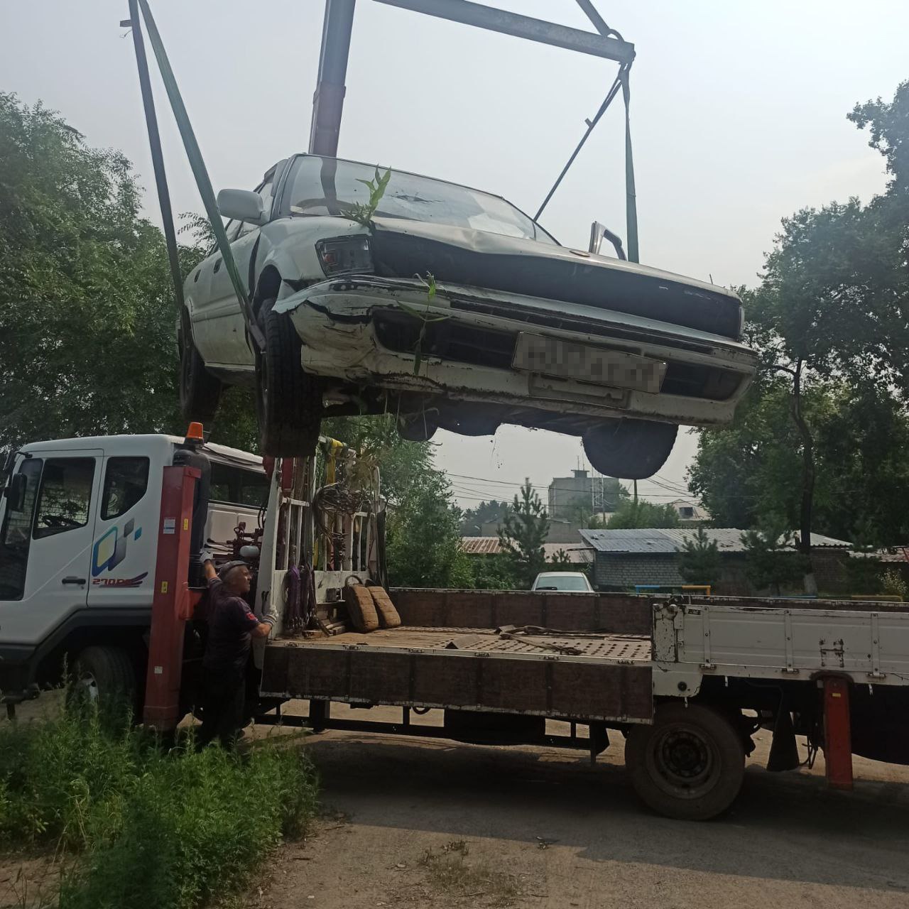 В Благовещенске начали вывозить автохлам В Благовещенске начали вывозить автохлам