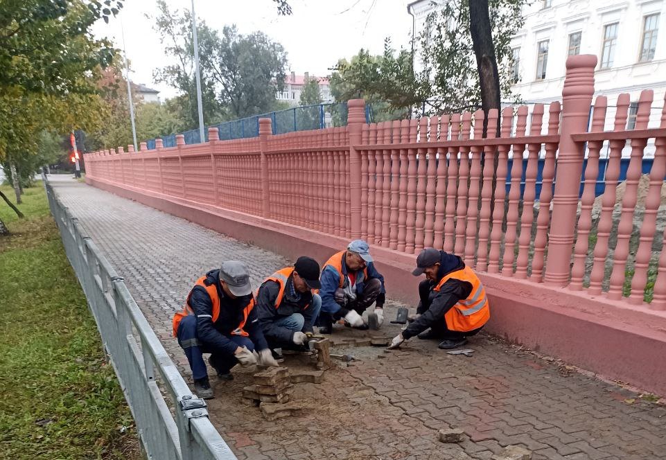 ГТСК ремонтирует тротуары в Благовещенске 