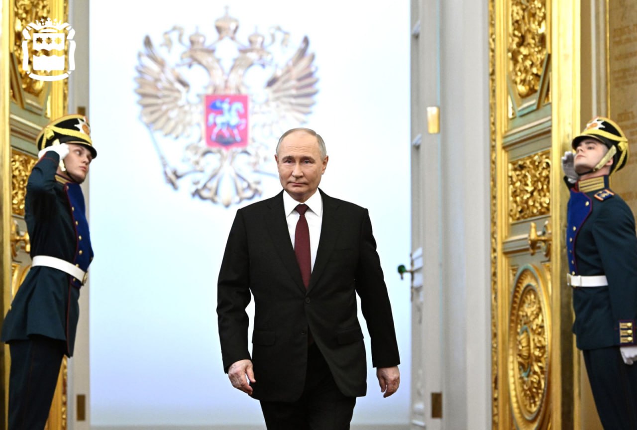 Владимир Путин официально вступил в должность Президента России Владимир Путин официально вступил в должность Президента России