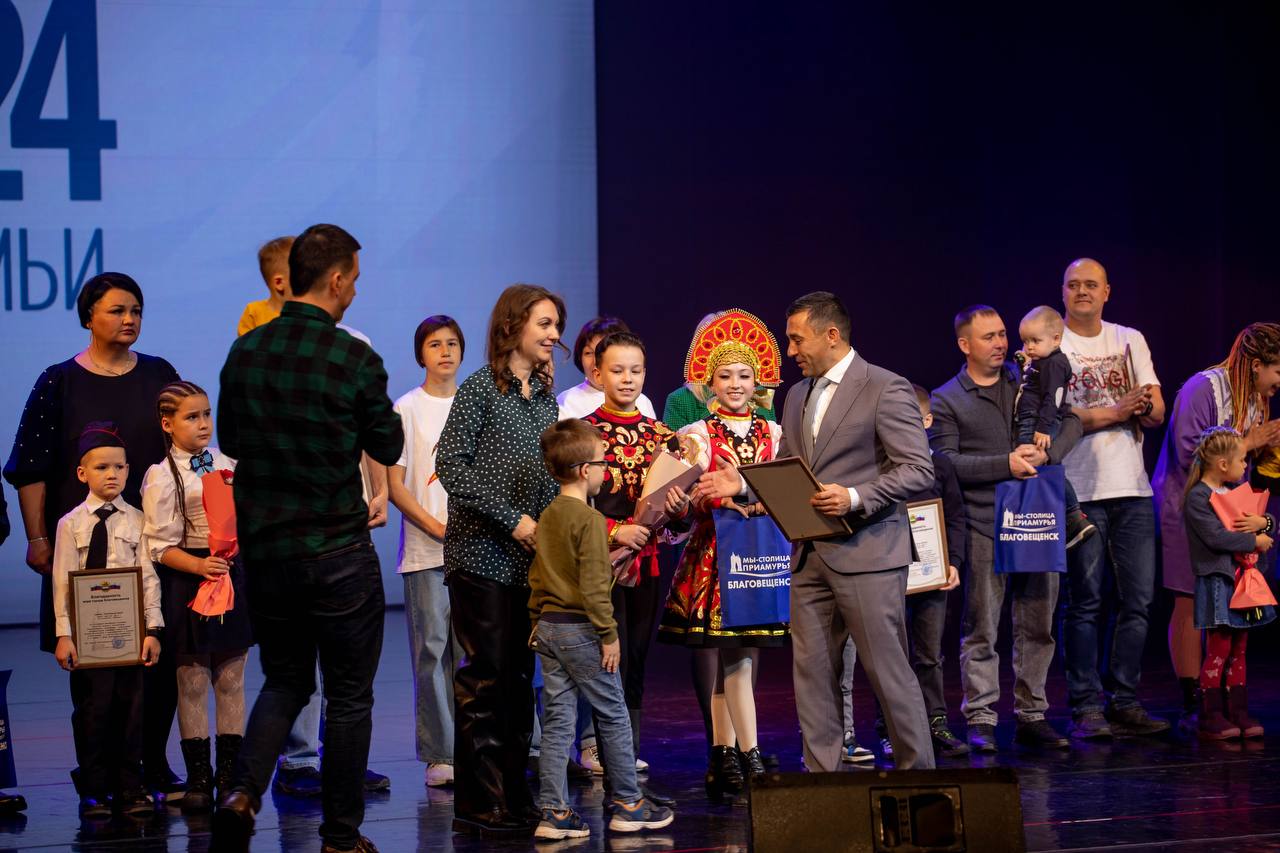 Олег Имамеев: «Это дата, которая олицетворяет традиции единения и патриотизма, придает уверенность в великом будущем нашей Родины, достойном ее славного прошлого»