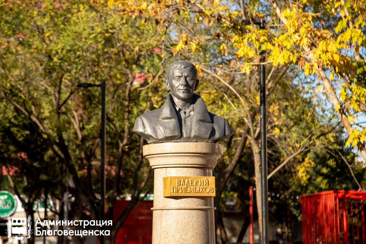 Пространство в стиле кино: прогуляться по скверу имени Валерия Приёмыхова можно будет уже в октябре Пространство в стиле кино: прогуляться по скверу имени Валерия Приёмыхова можно будет уже в октябре