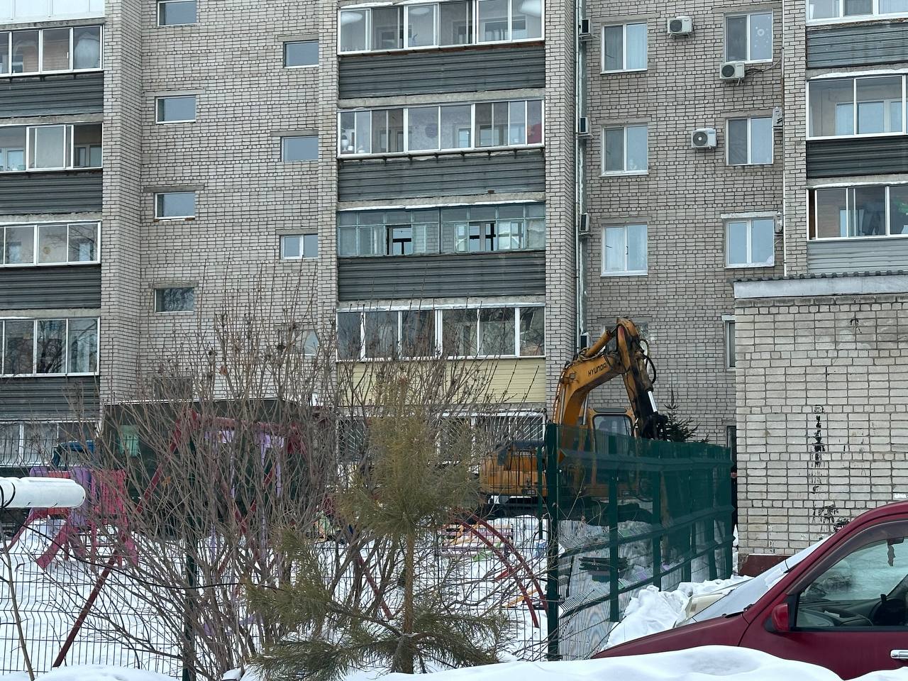 АКС работает над устранением проблемы, сложившейся в доме на Ленина, 53