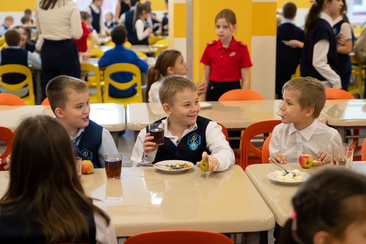 Мэр Благовещенска Олег Имамеев: почти 13 тысяч ребят начальной школы питаются бесплатно