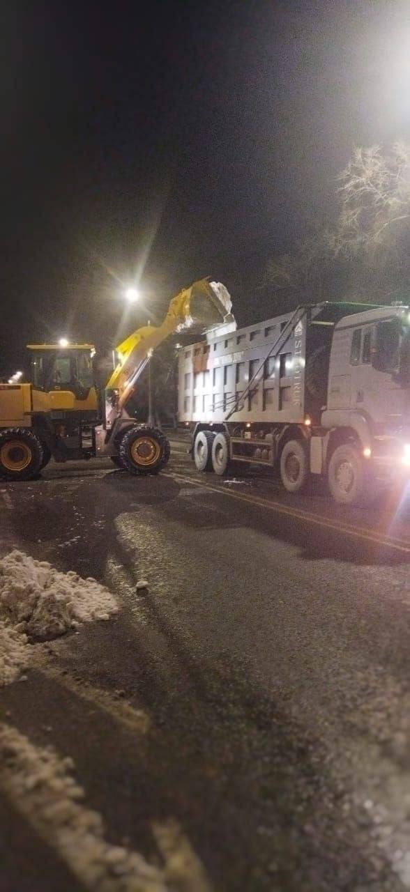 Откачать лужи, подсыпать выбоины на дорогах – какой план работ у служб ГСТК на сегодня? Откачать лужи, подсыпать выбоины на дорогах – какой план работ у служб ГСТК на сегодня?