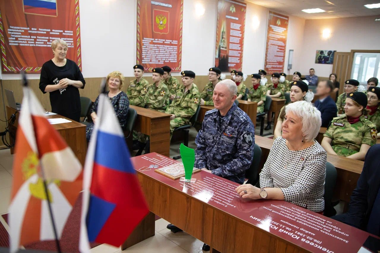 Наставником месяца в Благовещенске стал полковник Виктор Нырков, курирующий классы Росгвардии Наставником месяца в Благовещенске стал полковник Виктор Нырков, курирующий классы Росгвардии