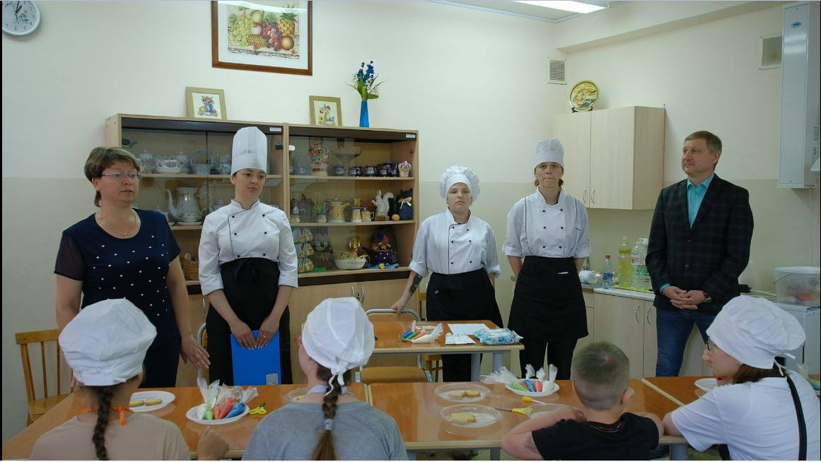 Занимаются творчеством, постигают доступные профессии: в благовещенской школе работает площадка для детей с ОВЗ Занимаются творчеством, постигают доступные профессии: в благовещенской школе работает площадка для детей с ОВЗ