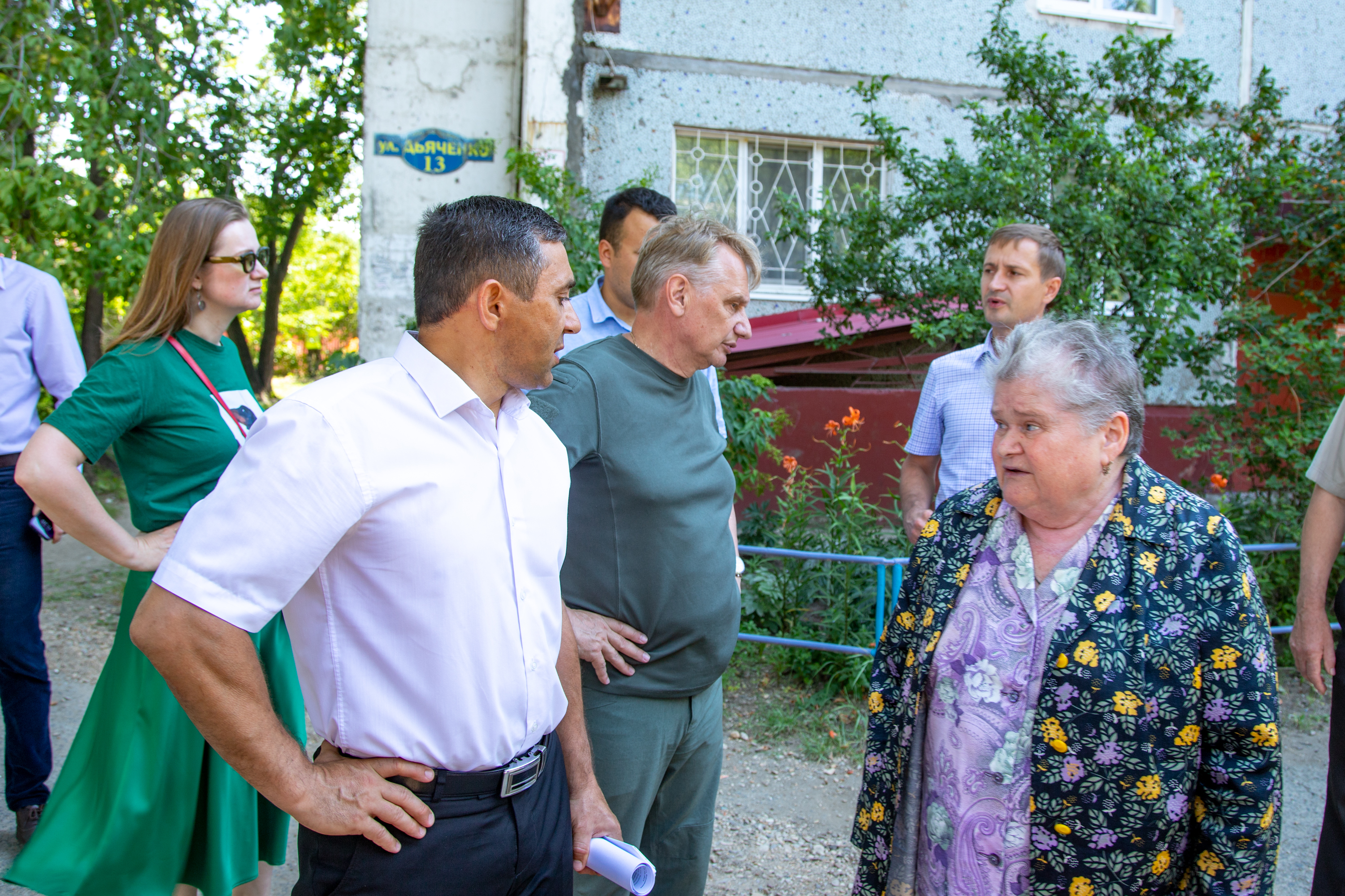 Благовещенцы высадили деревья прямо над теплосетями Благовещенцы высадили деревья прямо над теплосетями