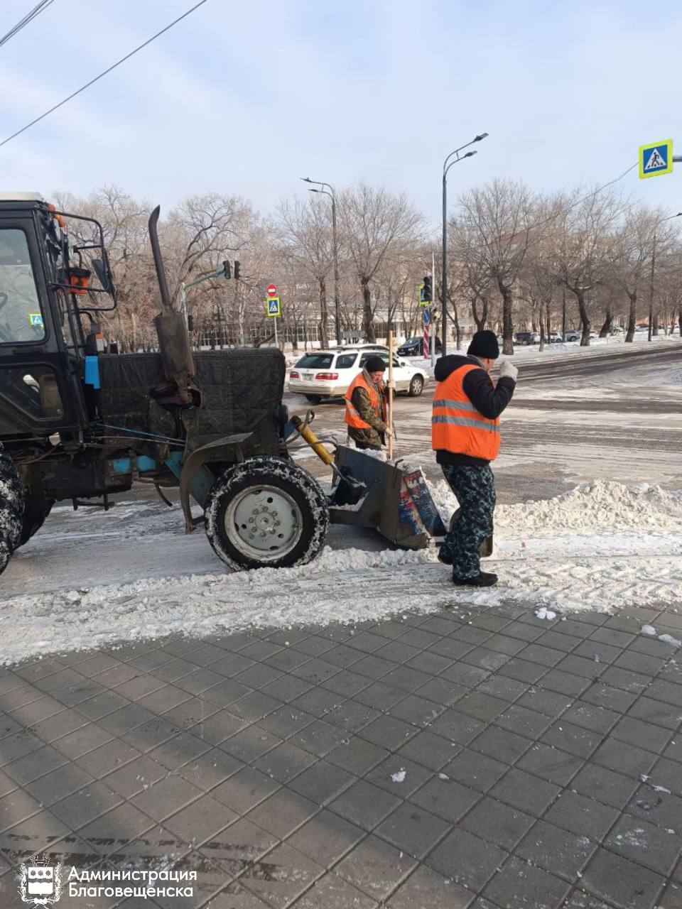 Очистили более 70 автобусных остановок и 14 км тротуаров: как продвигается снегоуборочная кампания в городе