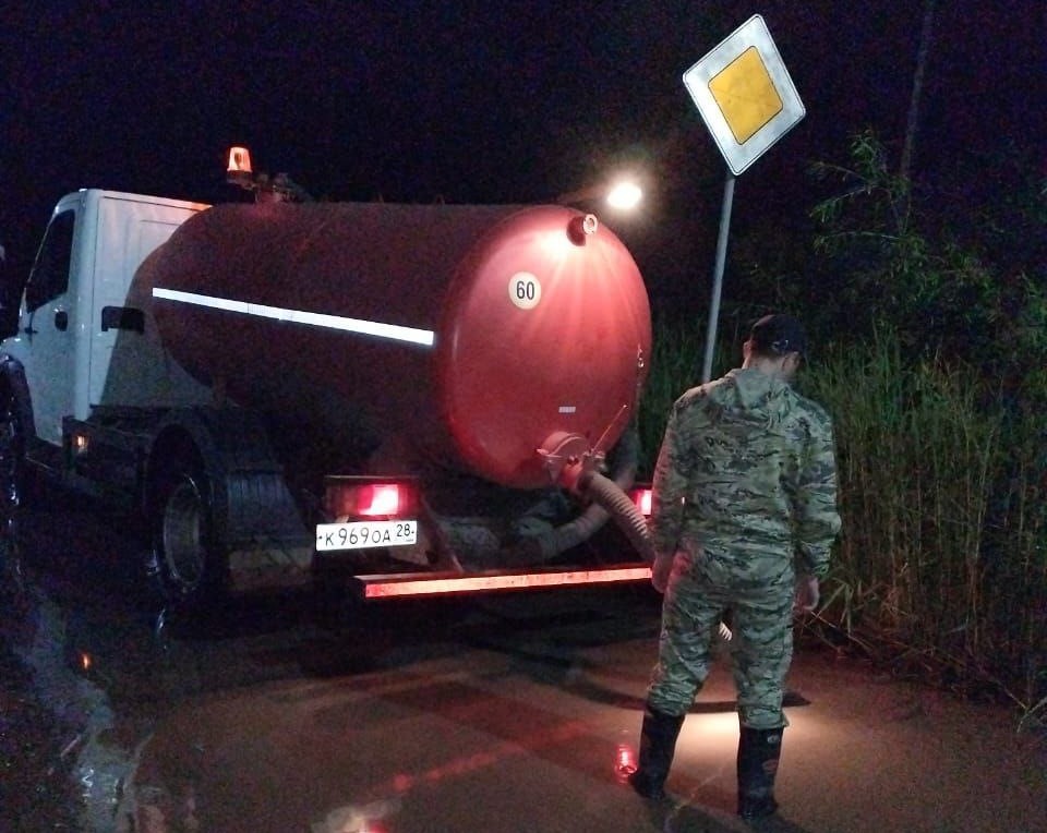 Откачка луж, очистка колодцев, промывка ливневок: ГСТК устраняет последствия сильного ливня в Благовещенске Откачка луж, очистка колодцев, промывка ливневок: ГСТК устраняет последствия сильного ливня в Благовещенске