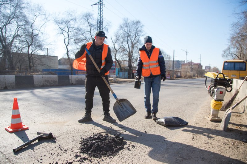 В амурской столице приступили к устранению выбоин на дорогах В амурской столице приступили к устранению выбоин на дорогах