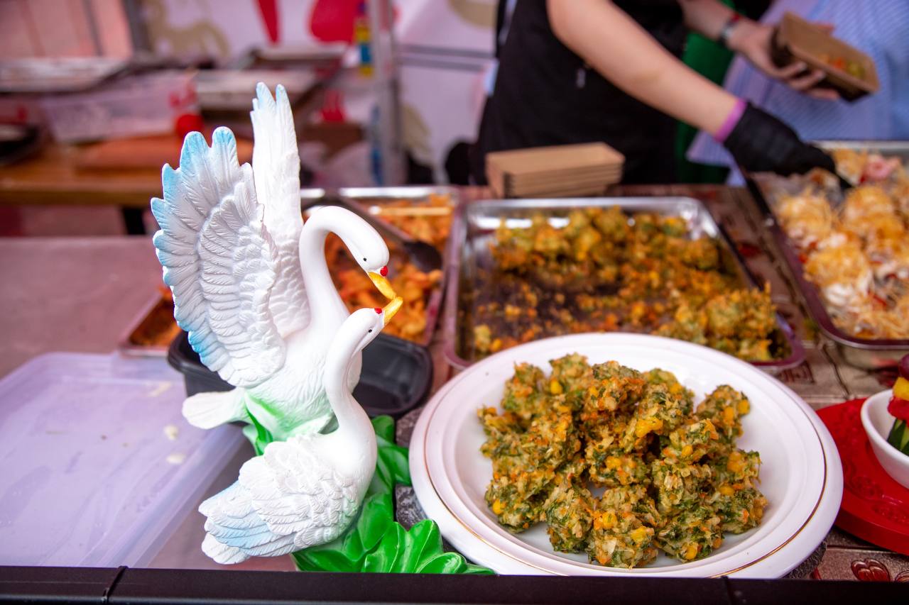 Атмосфера стрит-фуда и кулинарный мастер-класс: на гастрофестивале гурманы отведают блюда почти полсотни кафе и ресторанов Благовещенска