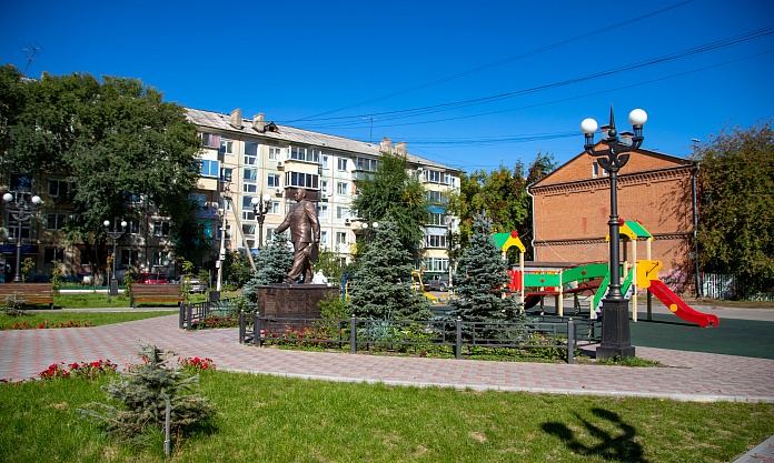 В середине апреля общественные территории Благовещенска начнут обрабатывать от клещей 