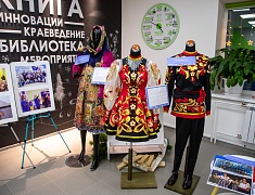 Мэр Благовещенска Олег Имамеев поздравил работников сферы культуры с завершением года