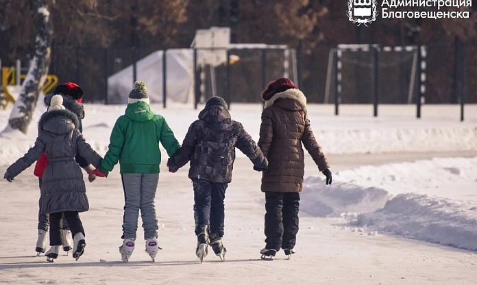 Для жителей и гостей Благовещенска открыты уже 15 бесплатных катков. Еще три зальют к концу недели 