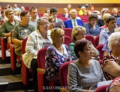 В Благовещенске впервые провели круглый стол для старших домов