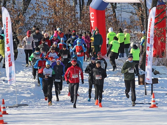 «В поисках Деда Мороза»: 50 бегунов приняли участие в зимнем трейле