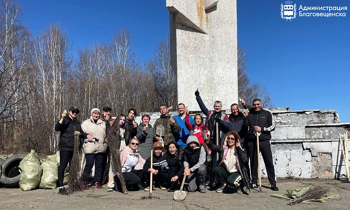 В Благовещенске стартовал весенний этап акции «Город берегу»