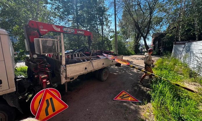 В Благовещенске приступили к обустройству автобусной остановки на Мухина – Пролетарской