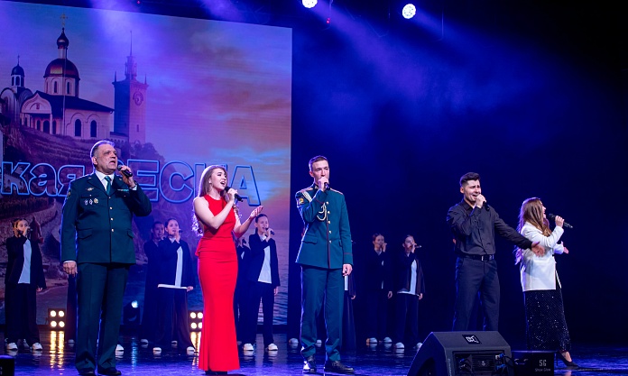 В общественно‑культурном центре прошел благотворительный концерт «Крымская весна»