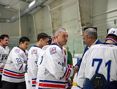 Соревнования по хоккею памяти Героя России Владимира Барахтенко прошли на стадионе «Спартак»