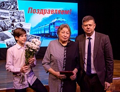 В Благовещенске наградили юбилейными медалями БАМа