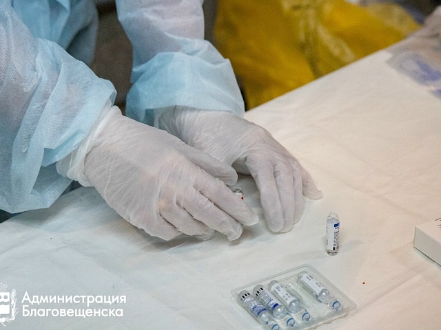 Вакцинация от гриппа в Благовещенске набирает обороты