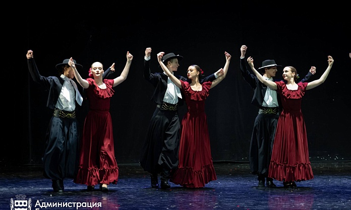 Праздничный концерт «Ровесников» открыл Год единства народов России в Благовещенске