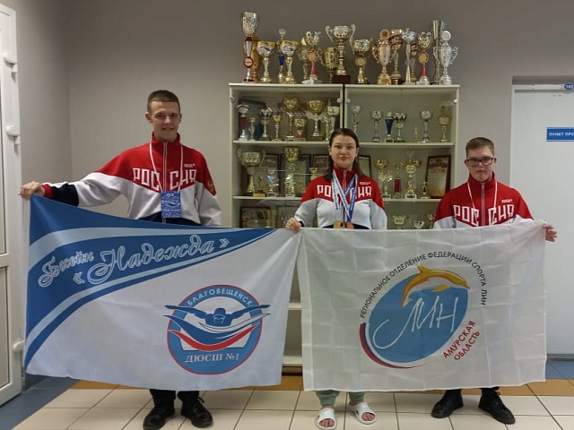 Пловцы благовещенского бассейна «Надежда» с ОВЗ и инвалидностью приехали с соревнований с медалями