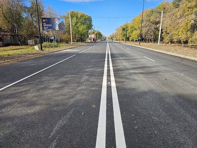 Один из обновленных участков улицы Горького ждет автомобилистов и пешеходов  Один из обновленных участков улицы Горького ждет автомобилистов и пешеходов