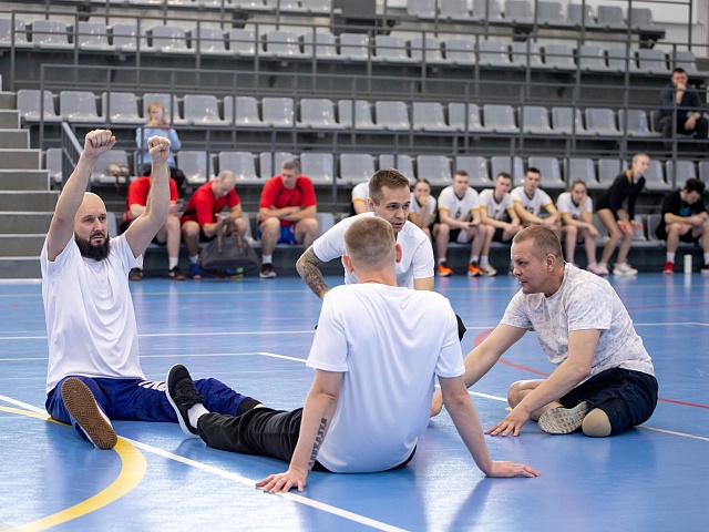 В Благовещенске впервые прошел турнир по волейболу сидя