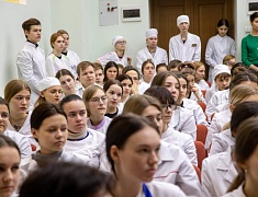 Мэр Благовещенска Олег Имамеев посетил Амурский медицинский колледж
