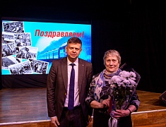 В Благовещенске наградили юбилейными медалями БАМа