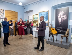 В Благовещенске открылась выставка к 70-летию Александра Тихомирова