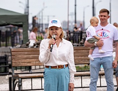 По Благовещенску прошел «Парад семей»