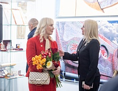 В Благовещенске открылась выставка к 70-летию Александра Тихомирова