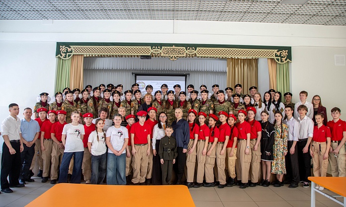 Школы Благовещенска принимают якутских юнармейцев