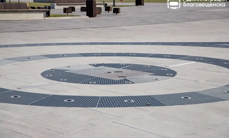 Фонтан на площади Ленина готовят к началу сезона