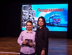 В Благовещенске наградили юбилейными медалями БАМа