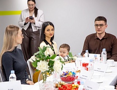 Мэр Благовещенска Олег Имамеев встретился со студенческими семьями Благовещенска