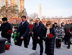 В Благовещенске почтили память защитников Отечества