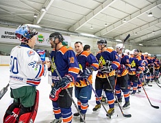 Соревнования по хоккею памяти Героя России Владимира Барахтенко прошли на стадионе «Спартак»